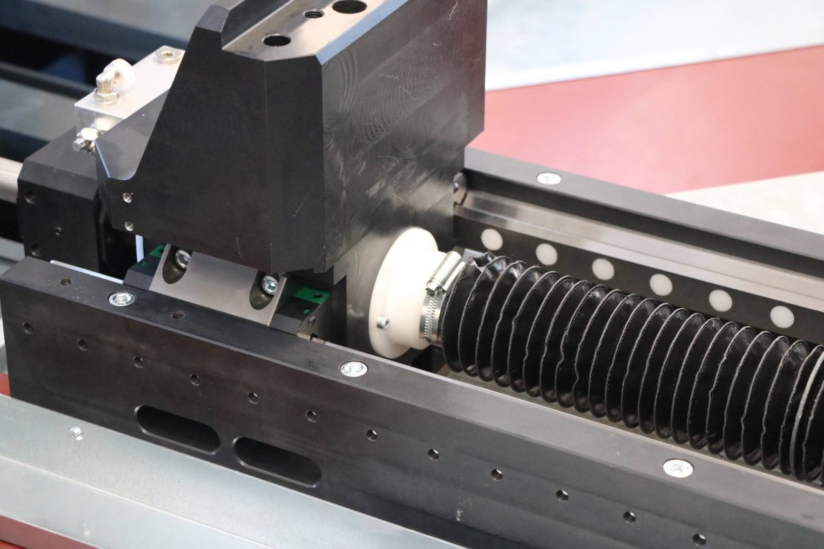 img Recirculating ball screws