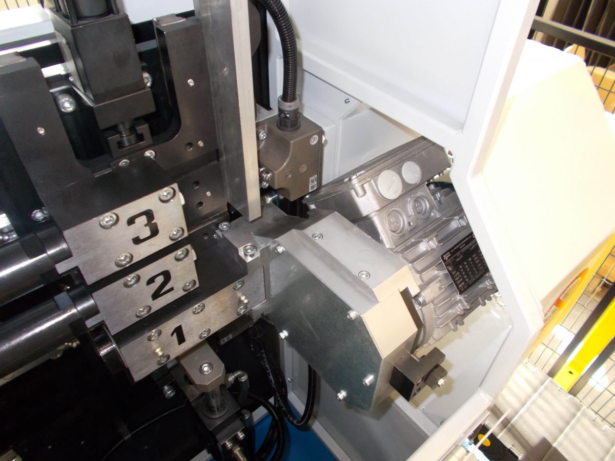 img Multi-step hydraulic shaping unit
