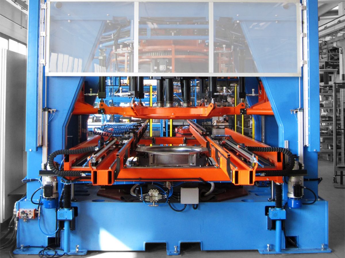 img Macchina CNC per la produzione di convogliatori