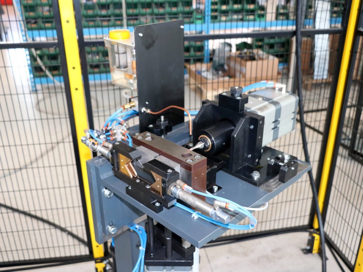 img Pneumatic belling unit