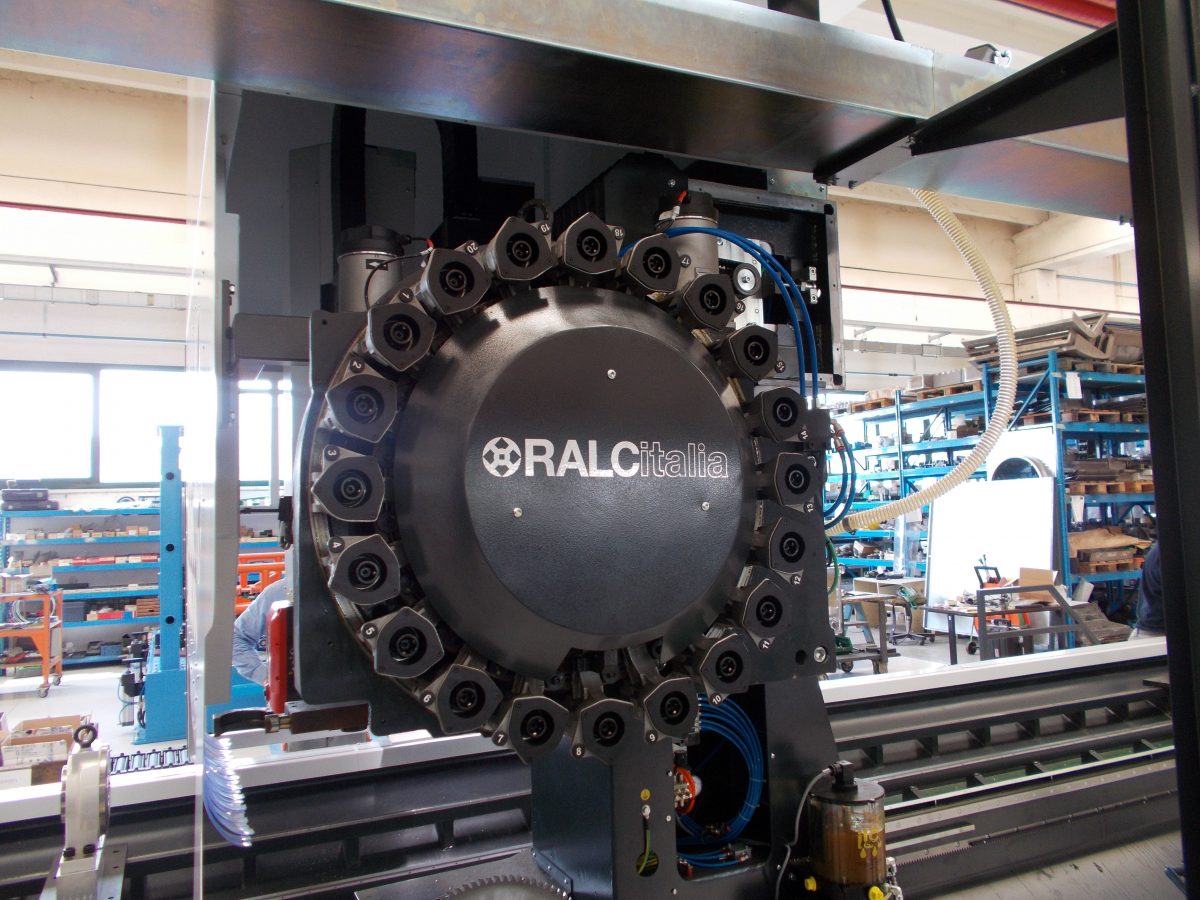 img Standard automatic tool change carousel